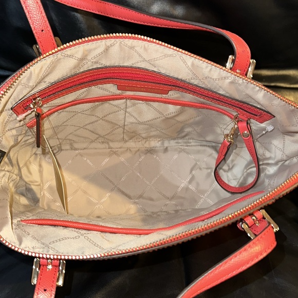 🔥🔥🔥NEW Michael Kors Jet Set Leather Zip Top Tote Shoulder Bag Side Pockets - Picture 6 of 8